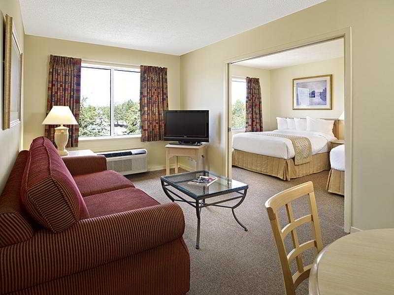 Towneplace Suites By Marriott Mississauga-Airport Corporate Centre Стая снимка