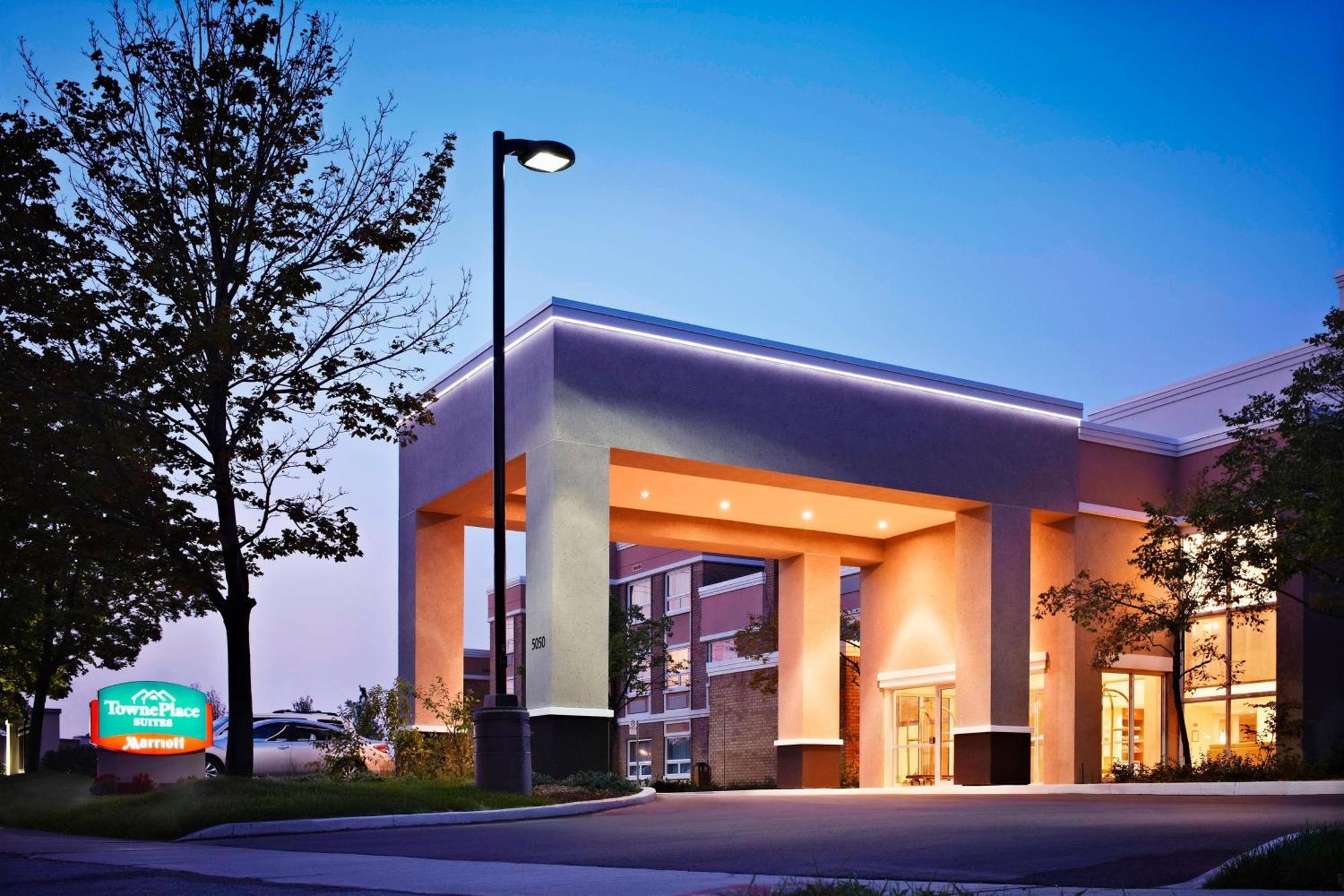 Towneplace Suites By Marriott Mississauga-Airport Corporate Centre Екстериор снимка